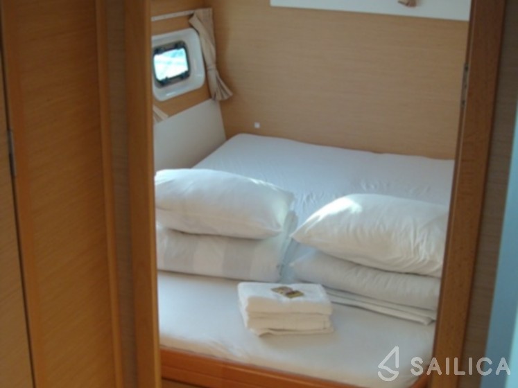 Lagoon 420 - Photo #12 Lagoon 420 - Yacht Charter Sailica