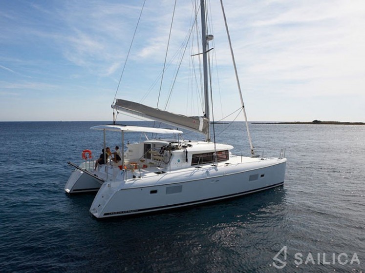 Lagoon 420 - Photo #2 Lagoon 420 - Yacht Charter Sailica