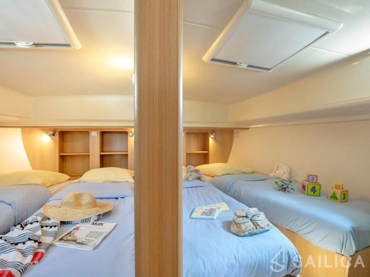 Estivale Octo Fly C - Yacht Charter Sailica