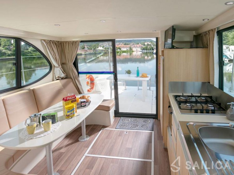 Estivale Octo Fly C - Yacht Charter Sailica