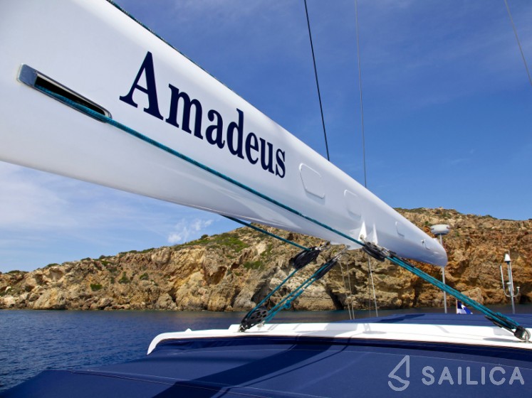 Sail boat - Yacht Charter Sailica