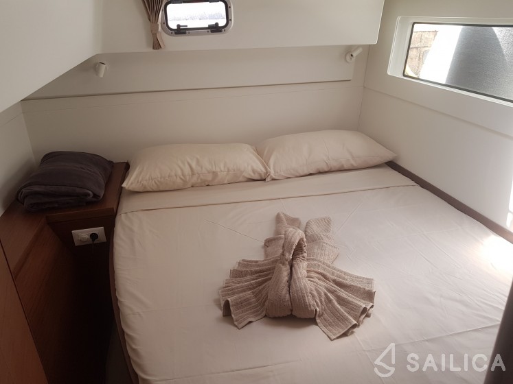 Lagoon 40 - Yacht Charter Sailica