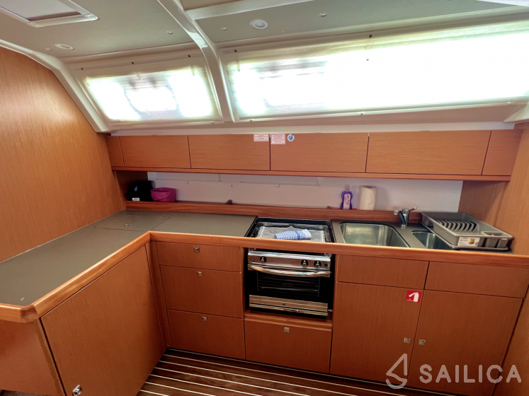 Bavaria 46 Cruiser - Yacht Charter Sailica