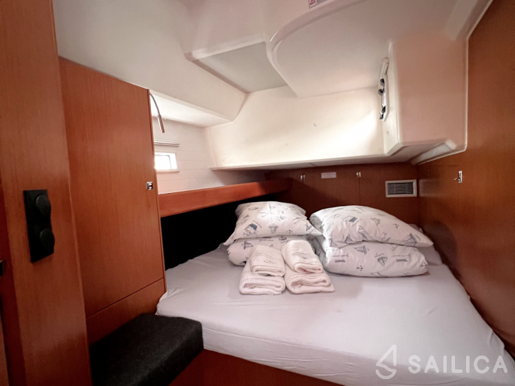 Bavaria 46 Cruiser - Yacht Charter Sailica