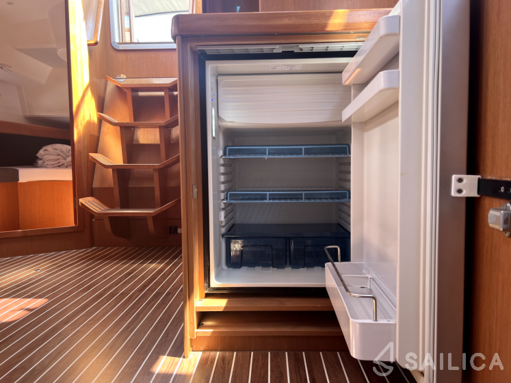 Bavaria 46 Cruiser - Yacht Charter Sailica