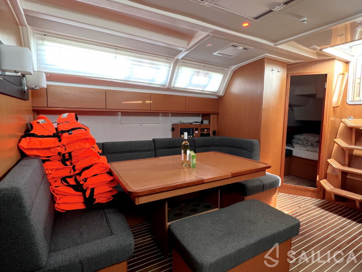 Bavaria 46 Cruiser - Yacht Charter Sailica