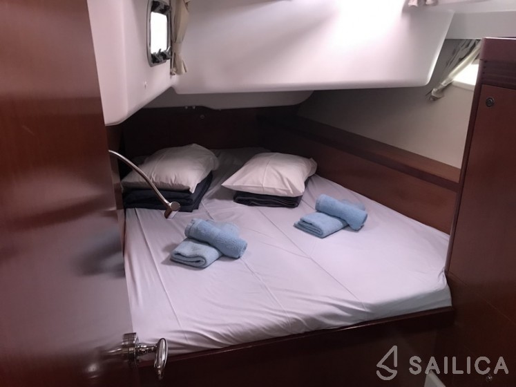 Oceanis 50 Family - Yacht Charter Sailica