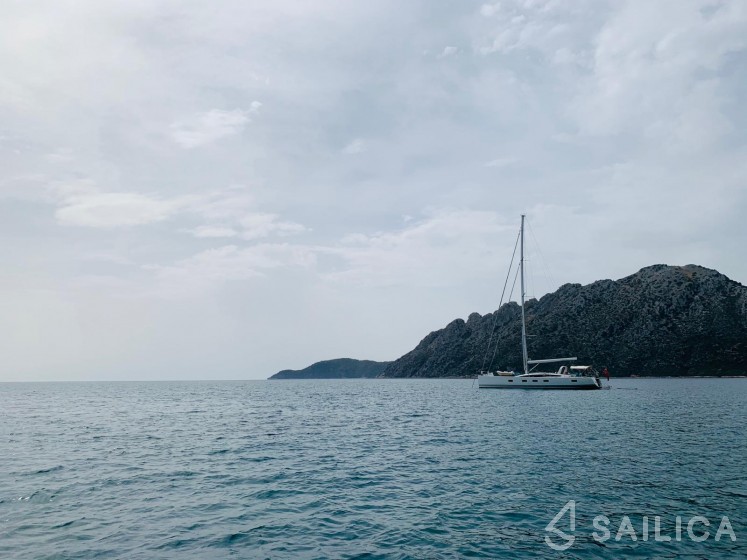 Jeanneau 64 - Yacht Charter Sailica