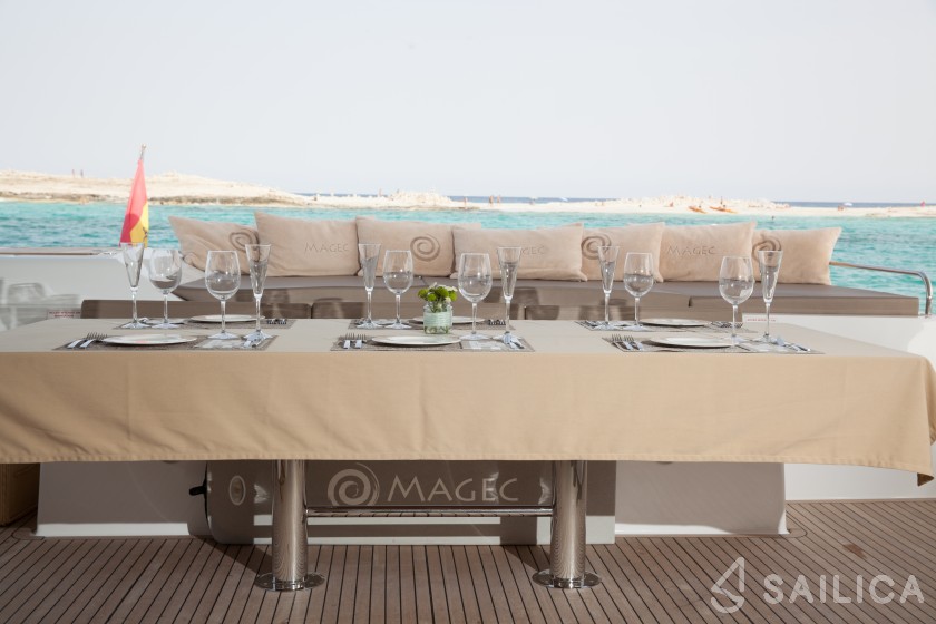 Victoria 67 - Yacht Charter Sailica