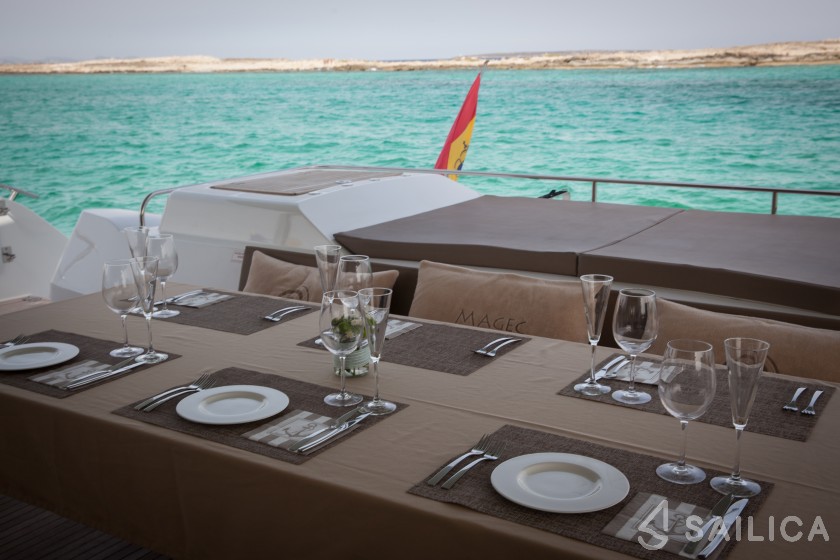 Victoria 67 - Yacht Charter Sailica