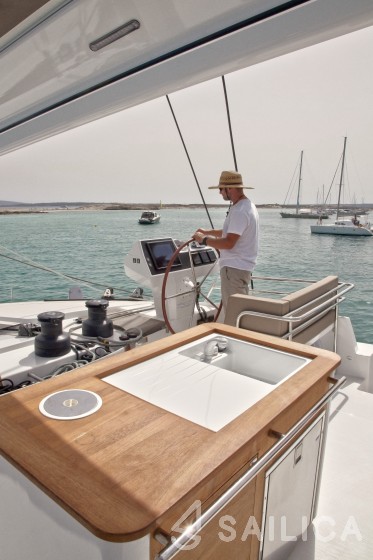 Victoria 67 - Yacht Charter Sailica