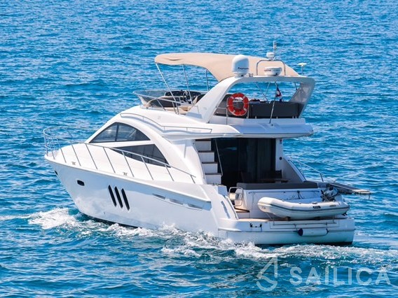 Sealine T 50 - Yacht Charter Sailica