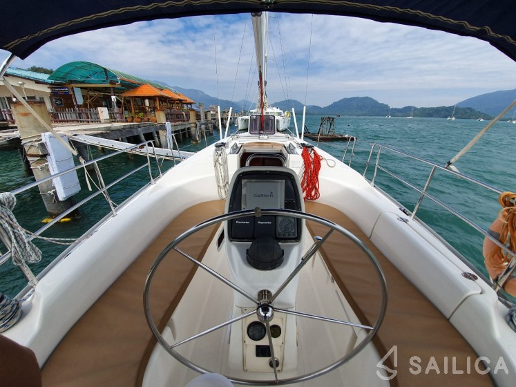 Bavaria 33 - Yacht Charter Sailica