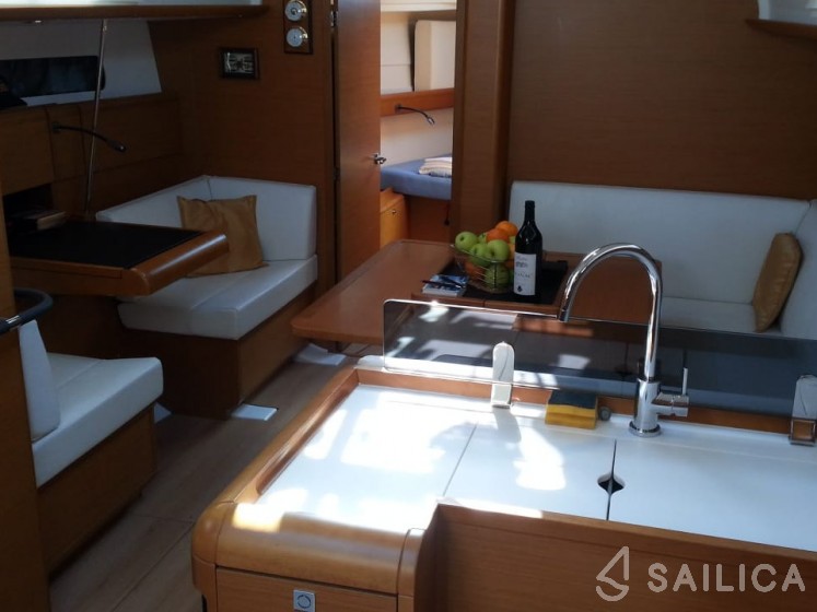 Sun Odyssey 409 - Yacht Charter Sailica