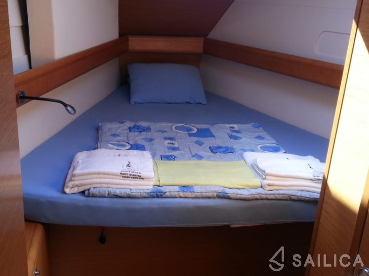 Sun Odyssey 409 - Yacht Charter Sailica