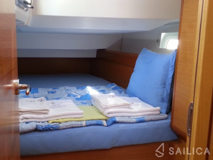 Sun Odyssey 409 - Yacht Charter Sailica