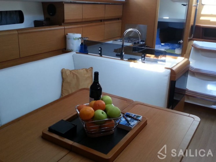 Sun Odyssey 409 - Yacht Charter Sailica