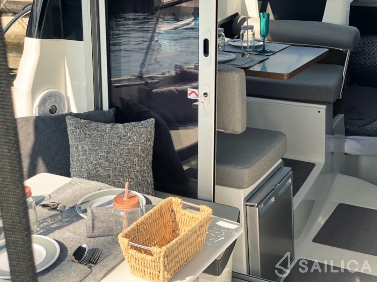 Merry Fisher 795 - Yacht Charter Sailica