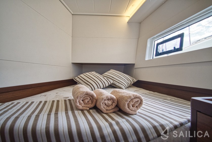 Lagoon 40 - Yacht Charter Sailica
