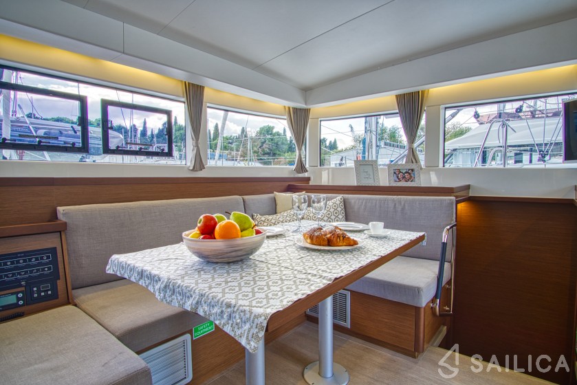 Lagoon 40 - Yacht Charter Sailica