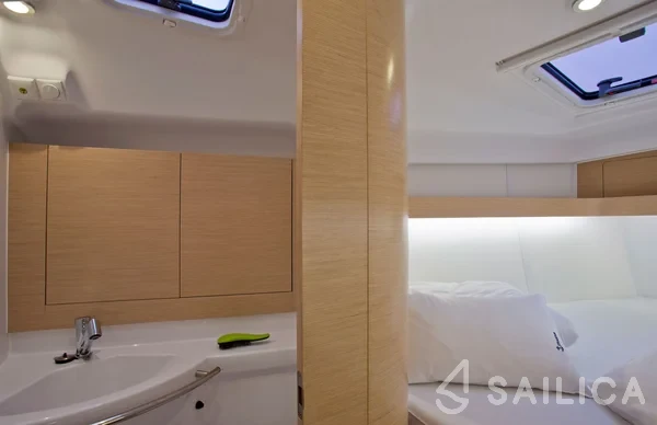 Elan 40 Impression - Yacht Charter Sailica