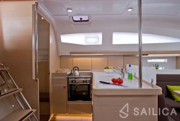 Elan 40 Impression - Yacht Charter Sailica
