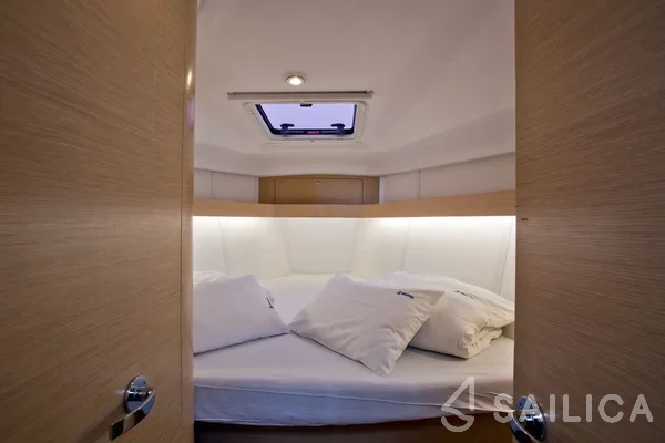 Elan 40 Impression - Yacht Charter Sailica