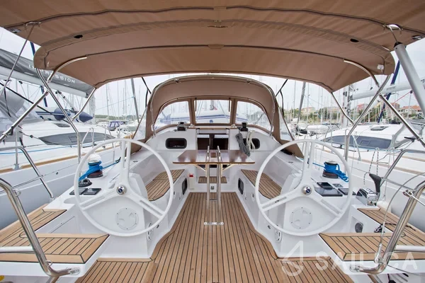 Elan 40 Impression - Yacht Charter Sailica