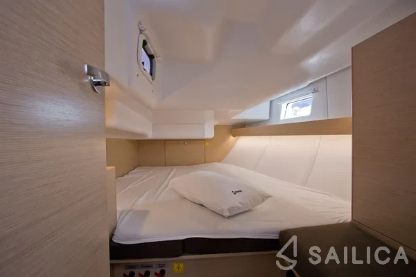 Elan 40 Impression - Yacht Charter Sailica