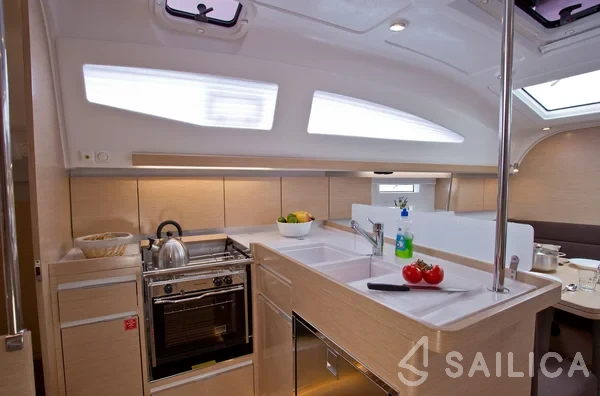 Elan 40 Impression - Yacht Charter Sailica