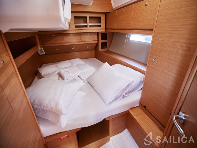 Dufour 520 Grand Large - Yacht Charter Sailica