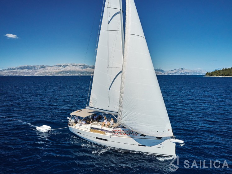 Dufour 520 Grand Large - Yacht Charter Sailica