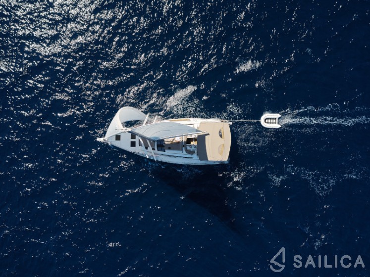 Dufour 520 Grand Large - Yacht Charter Sailica