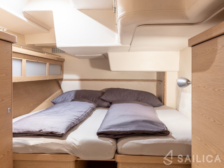 Hanse 630e - Yacht Charter Sailica