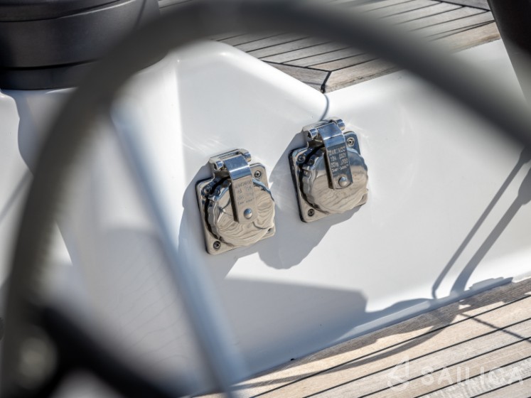 Hanse 630e - Yacht Charter Sailica