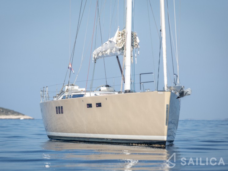 Hanse 630e - Yacht Charter Sailica