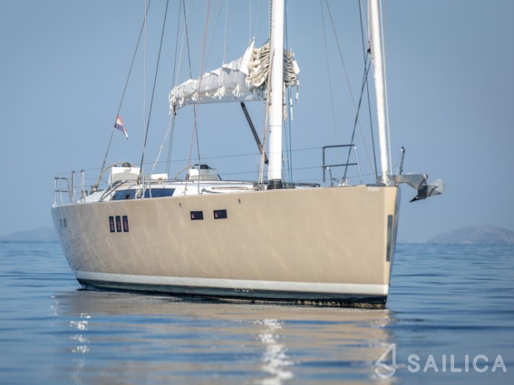 Hanse 630e - Yacht Charter Sailica