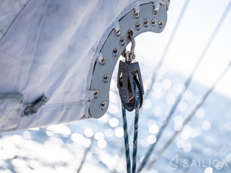Hanse 630e - Yacht Charter Sailica