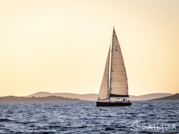 Hanse 630e - Yacht Charter Sailica