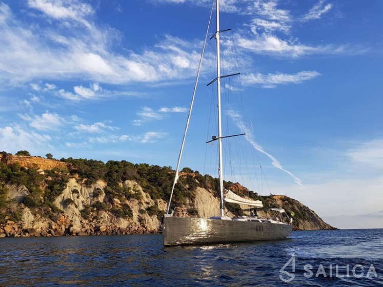 Hanse 630e - Yacht Charter Sailica