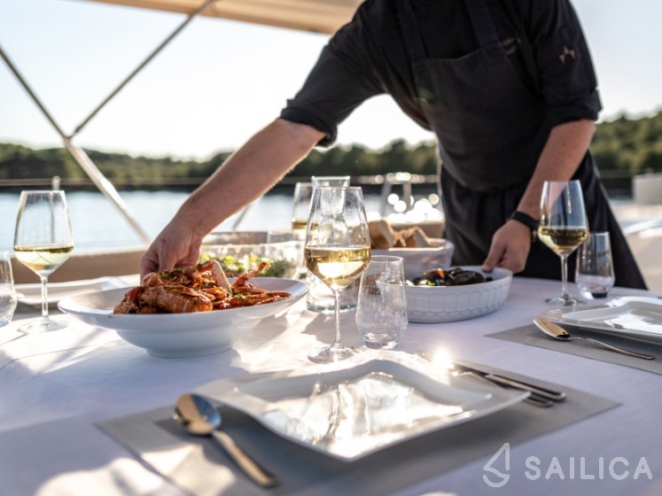 Hanse 630e - Yacht Charter Sailica