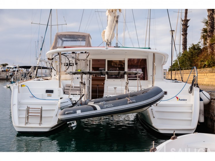 Lagoon 400 S2 - Yacht Charter Sailica