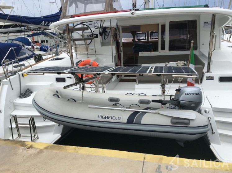 Lagoon 400 S2 - Yacht Charter Sailica
