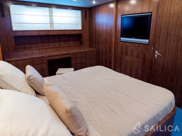 Akhir 85 - Yacht Charter Sailica