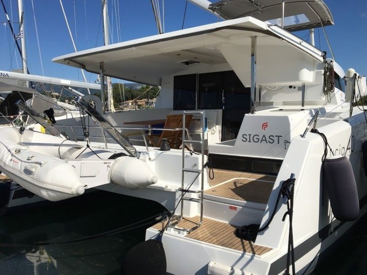 Lucia 40 - 3 cab. - Yacht Charter Sailica