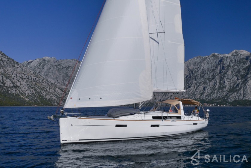 Oceanis 45 - Yacht Charter Sailica