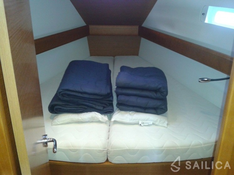 Sun Odyssey 439 - Yacht Charter Sailica