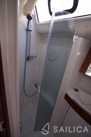 Oceanis 40 - Yacht Charter Sailica