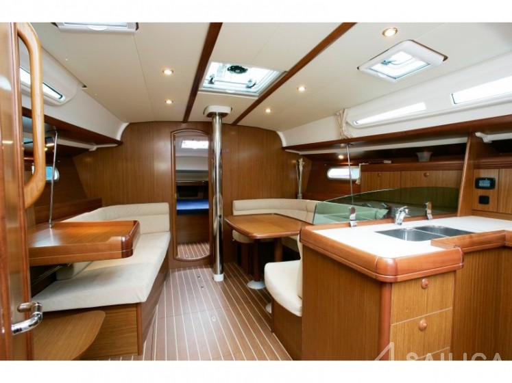 Sun Odyssey 42i - Yacht Charter Sailica