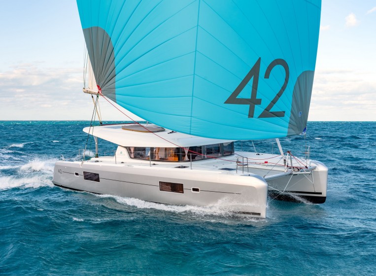 Lagoon 420 - Yacht Charter Sailica